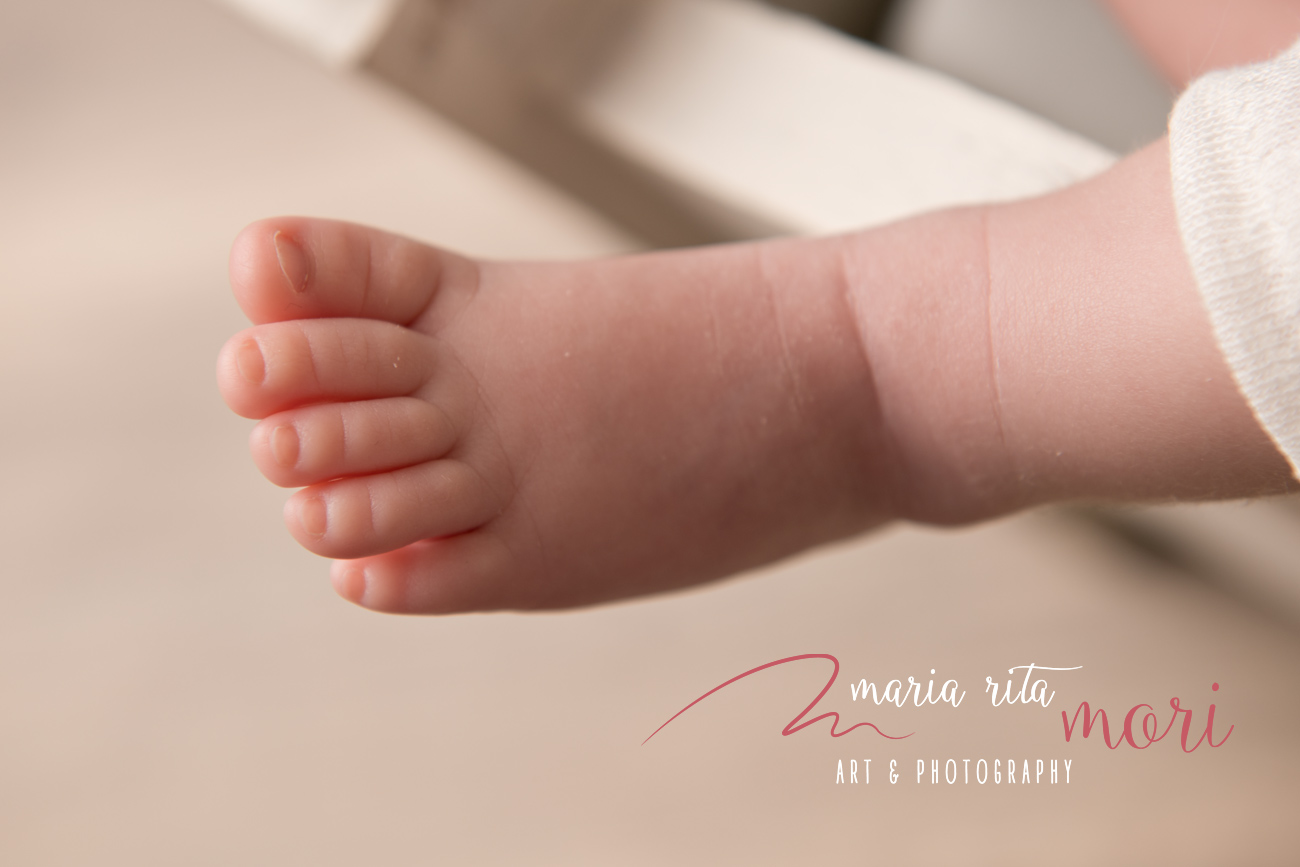 piede, piedino, neonato, newborn, bambino, family, famiglia, dolce attesa, gravidanza, nascita, dettaglio